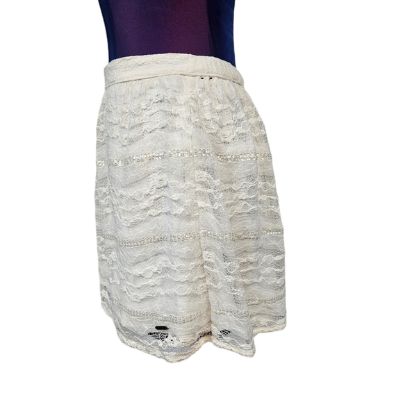 NWT Hollister Ivory Lace & Sequin Mini‎ Skirt Size Large Juniors V32 - Picture 4 of 10